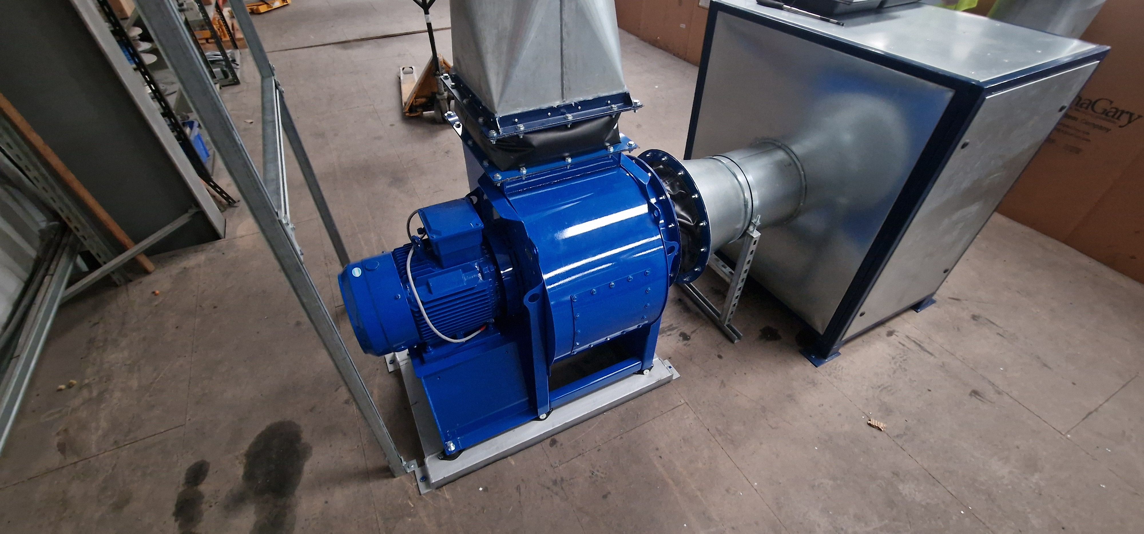 Dynamically balancing the fan